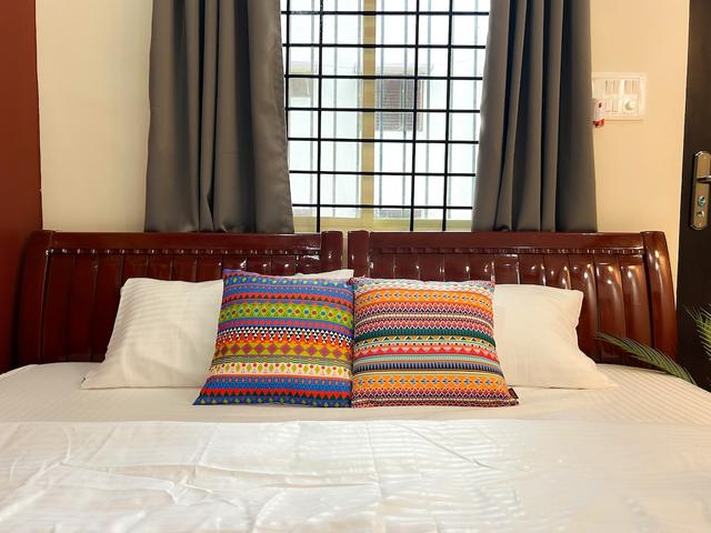 Spacious AC Studio Flat in Mysore - 103 in Bannimantap, Mysuru — 1 BHK · sleeps 2 · 1 bath