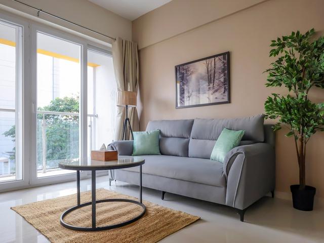 2-BHK in Viman Nagar | Nr Airport & Symbiosis ~402 in Viman Nagar, Pune — 2 BHK · sleeps 4 · 2 bath